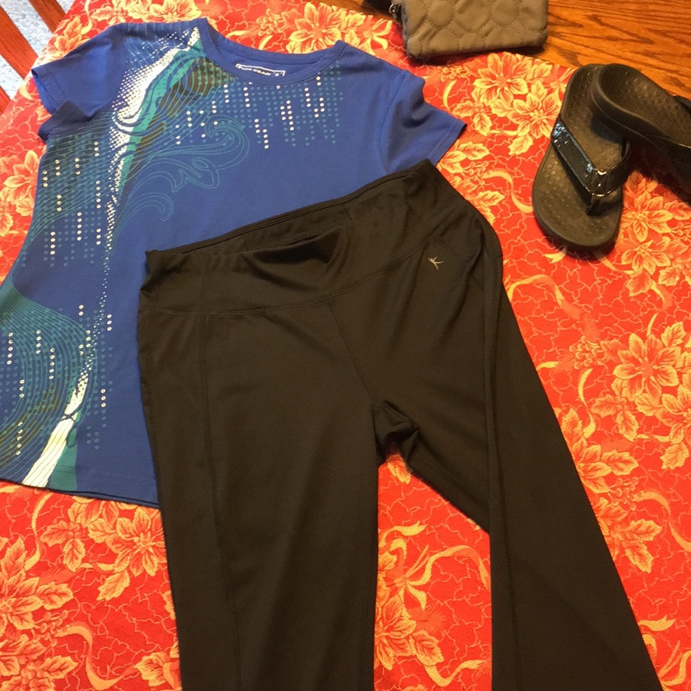 Work out capris and short sleeve top